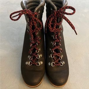 Sorel Women’s Conquest Wedge Boots size 8.5